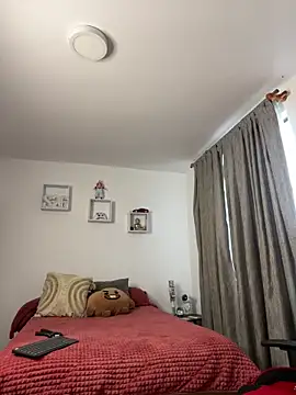 Snapshot of Ezzio_Scolaro chatting on November 2025 12:05:01 PM Ezzio Scolaro online show from November 2025 12:05:01 PM