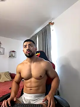 Snapshot of Ezzio_Scolaro chatting on November 2025 12:16:02 PM Ezzio Scolaro online show from November 2025 12:16:02 PM