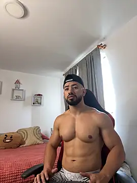 Snapshot of Ezzio_Scolaro chatting on November 2025 12:56:01 PM Ezzio Scolaro online show from November 2025 12:56:01 PM