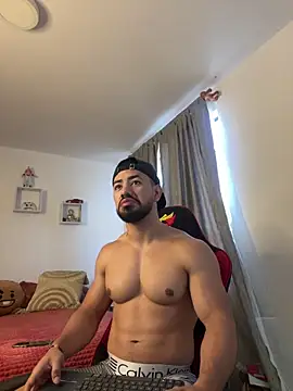 Snapshot of Ezzio_Scolaro chatting on November 2025 12:04:01 PM Ezzio Scolaro online show from November 2025 12:04:01 PM