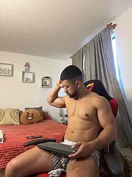 Snapshot of Ezzio_Scolaro chatting on November 2025 12:05:01 PM Ezzio Scolaro online show from November 2025 12:05:01 PM