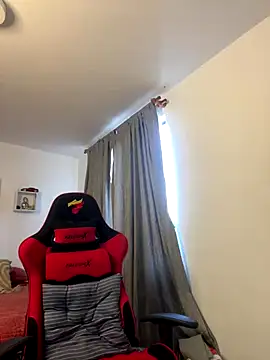 Snapshot of Ezzio_Scolaro chatting on December 2025 12:21:02 PM Ezzio Scolaro online show from December 2025 12:21:02 PM