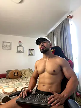 Ezzio Scolaro online show from December 2025 01:39:02 PM