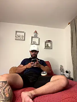 Ezzio Scolaro online show from January 2026 02:17:02 AM