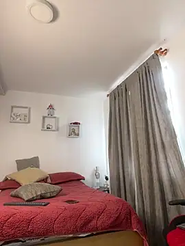 Ezzio Scolaro online show from February 2026 09:08:01 PM