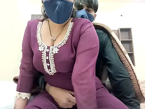 horny milf couple online show from January 2026 05:40:01 PM