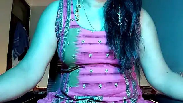 Snapshot of horny_milf_couple chatting on May 2026 12:08:01 AM horny milf couple online show from May 2026 12:08:01 AM