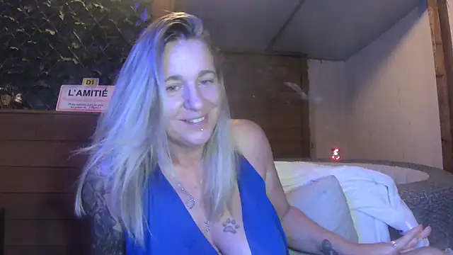 Snapshot of Delichieuse5 chatting on July 2026 08:52:02 PM Delichieuse5 online show from July 2026 08:52:02 PM