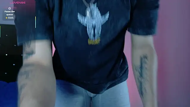 angel kyrozz online show from April 2026 07:04:02 PM