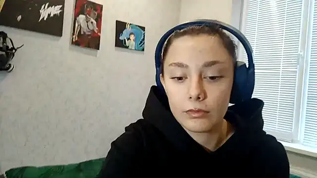 RavenGirlThier online show from October 2025 12:15:02 PM