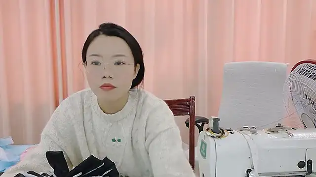 CCOO520 online show from October 2025 07:43:01 AM