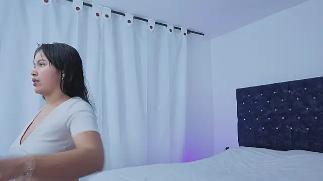 Catherine     online show from November 2025 02:00:02 AM