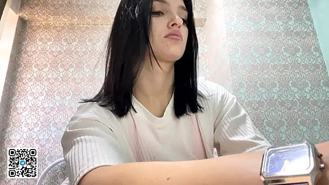 SorayaTrieger online show from October 2025 09:01:01 AM
