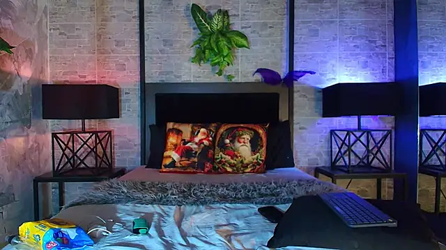 Kylie Foxx online show from December 2025 07:31:02 PM