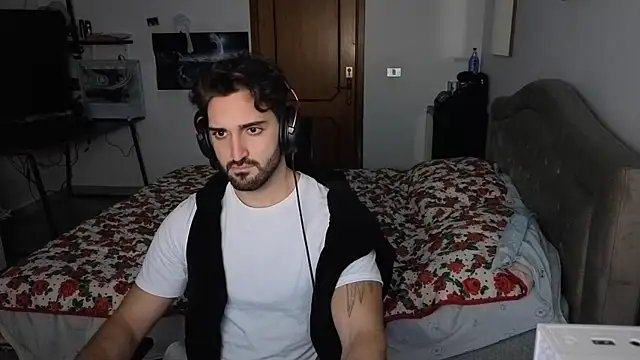 Al3xox02 online show from January 2026 12:49:02 AM