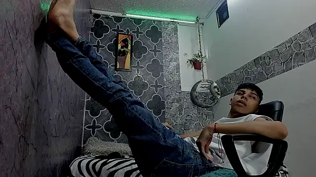 sexyboys cutex18 online show from February 2026 09:57:01 PM