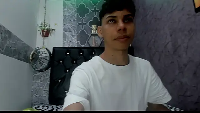 Snapshot of sexyboys_cutex18 chatting on March 2026 10:16:01 PM sexyboys cutex18 online show from March 2026 10:16:01 PM