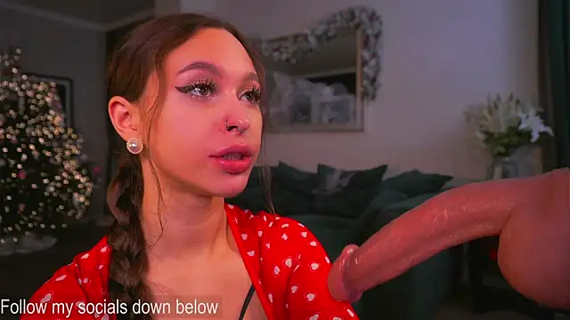 karolineneuer  online show from December 2025 01:11:01 AM