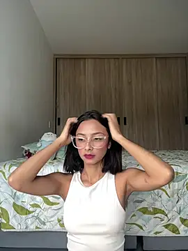 lena martinn online show from May 2026 10:38:02 PM