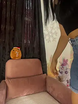 AlannaDollx online show from December 2025 04:58:01 PM