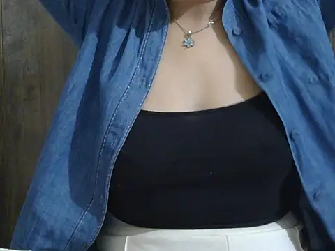 Hot Meadow online show from November 2025 06:40:02 PM