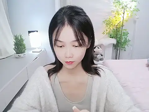 mili0923 online show from October 2025 05:00:01 PM