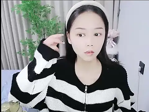 mili0923 online show from November 2025 01:39:02 PM