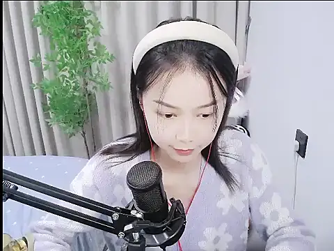 mili0923 online show from November 2025 06:01:02 PM