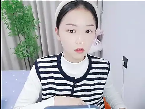 mili0923 online show from November 2025 01:34:01 PM