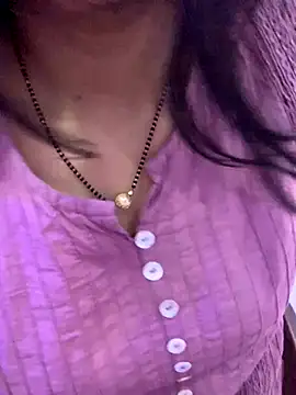 Snapshot of bindiyarani01 chatting on October 2025 01:01:01 PM bindiyarani01 online show from October 2025 01:01:01 PM