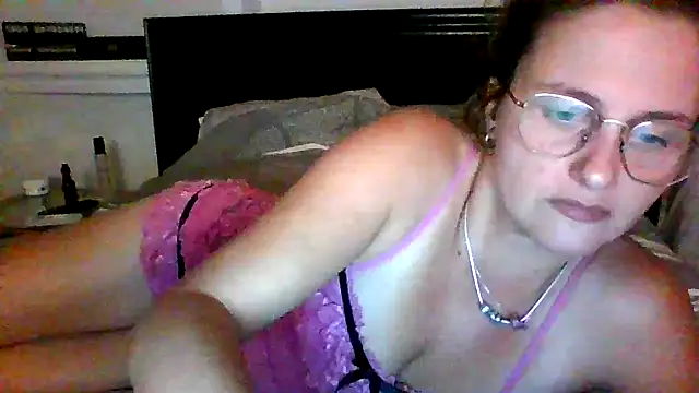 Snapshot of xcrazzycat chatting on October 2025 08:32:02 PM xcrazzycat online show from October 2025 08:32:02 PM