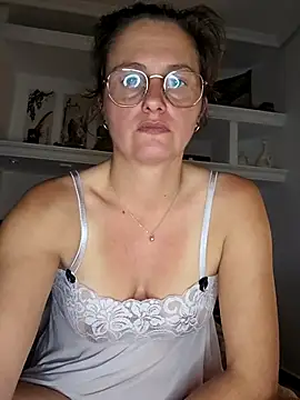 xcrazzycat online show from April 2026 08:45:02 PM