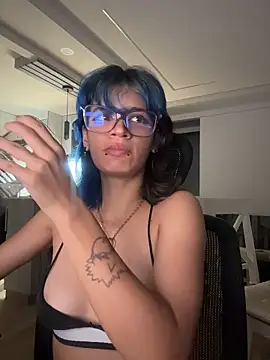 Snapshot of sukulaurens chatting on May 2026 06:20:01 AM sukulaurens online show from May 2026 06:20:01 AM