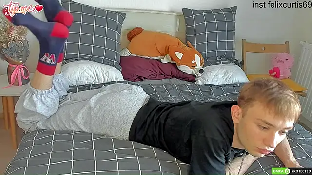 felixcurt69 online show from June 2026 11:18:02 AM