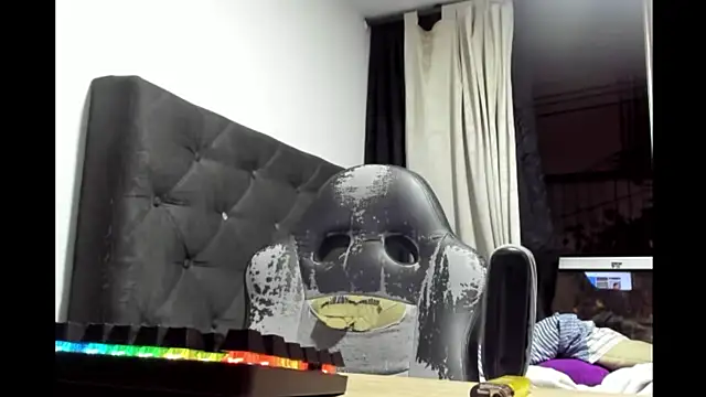 coolfriki online show from April 2026 04:20:02 AM