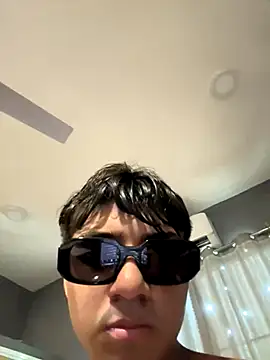 lain213 online show from October 2025 11:02:01 PM