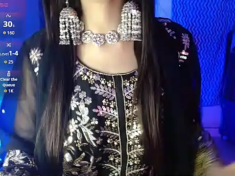 Roiseeee online show from March 2026 04:39:01 AM