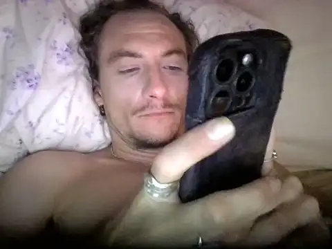 Snapshot of Dubbsssss chatting on July 2026 04:51:01 AM Dubbsssss online show from July 2026 04:51:01 AM