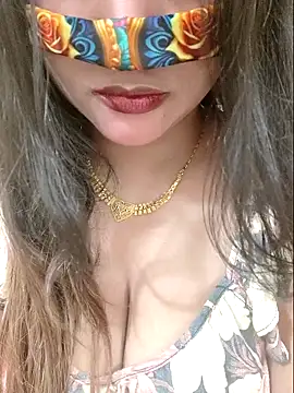 Snapshot of Beauty_Queen_Soniya chatting on April 2026 02:40:01 PM Beauty Queen Soniya online show from April 2026 02:40:01 PM