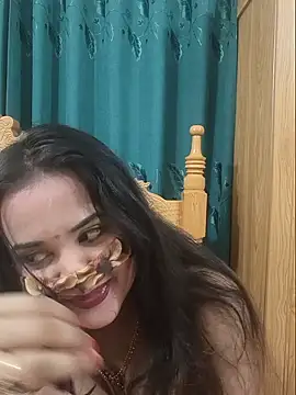 Snapshot of Beauty_Queen_Soniya chatting on June 2026 11:42:02 PM Beauty Queen Soniya online show from June 2026 11:42:02 PM