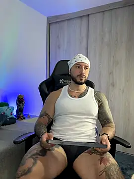 Dave-Max01 online show from November 2025 02:09:01 AM