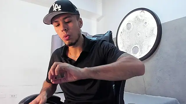 Rurik Jones online show from November 2025 12:04:01 PM