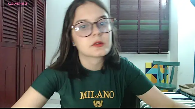 Snapshot of CarlaLorez chatting on October 2025 03:38:02 AM CarlaLorez online show from October 2025 03:38:02 AM