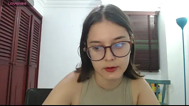 Snapshot of CarlaLorez chatting on October 2025 10:21:01 PM CarlaLorez online show from October 2025 10:21:01 PM