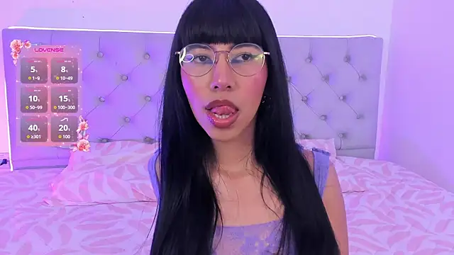 Snapshot of Nina_fox_0691 chatting on October 2025 01:42:02 PM Nina fox 0691 online show from October 2025 01:42:02 PM