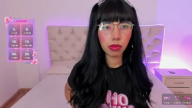 Snapshot of Nina_fox_0691 chatting on October 2025 01:34:01 PM Nina fox 0691 online show from October 2025 01:34:01 PM