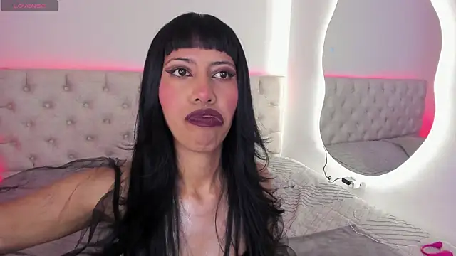 Snapshot of Nina_fox_0691 chatting on November 2025 12:37:02 PM Nina fox 0691 online show from November 2025 12:37:02 PM