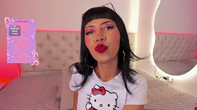 Snapshot of Nina_fox_0691 chatting on November 2025 02:24:02 PM Nina fox 0691 online show from November 2025 02:24:02 PM