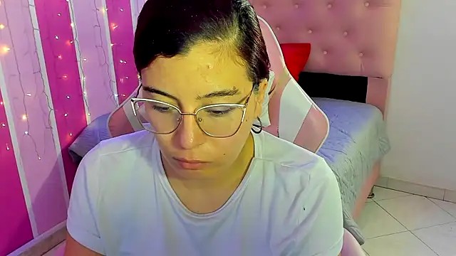 Snapshot of allison_mc chatting on November 2025 03:50:02 AM allison mc online show from November 2025 03:50:02 AM