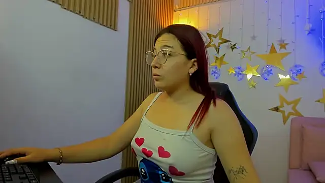 Snapshot of allison_mc chatting on November 2025 04:06:02 AM allison mc online show from November 2025 04:06:02 AM